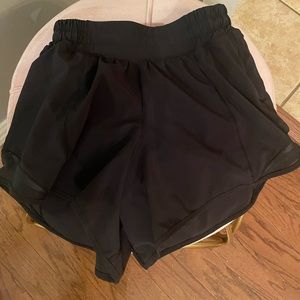 Lululemon Hotty Hot shorts